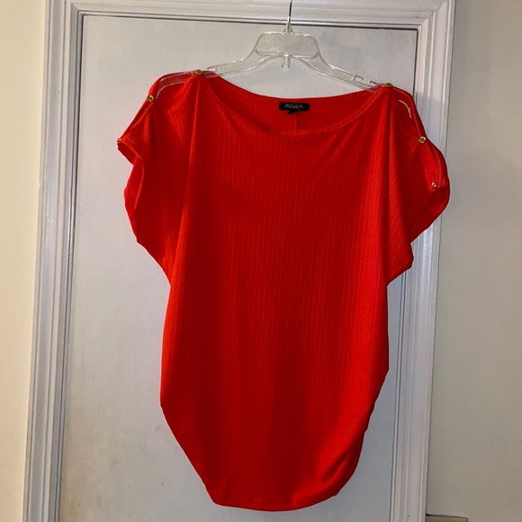 Rouge! Tops - Rouge cap sleeve blouse